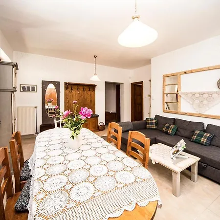 Ambitus-haz Apartment *