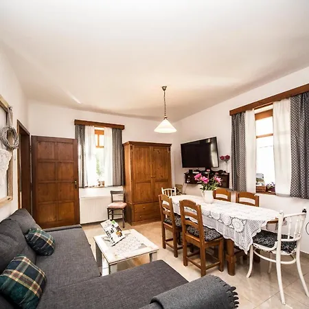 Ambitus-haz Apartment *