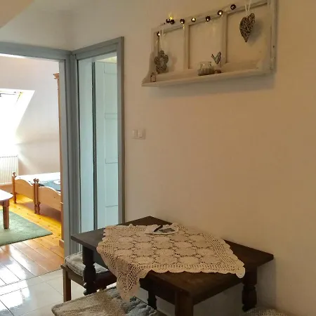 Ambitus-haz Apartment *