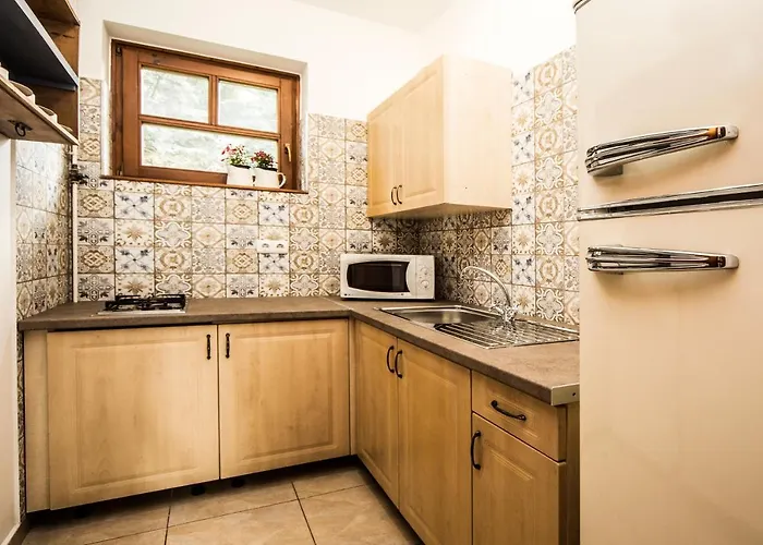 Ambitus-haz Διαμέρισμα *