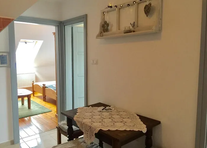 Ambitus-haz Διαμέρισμα *